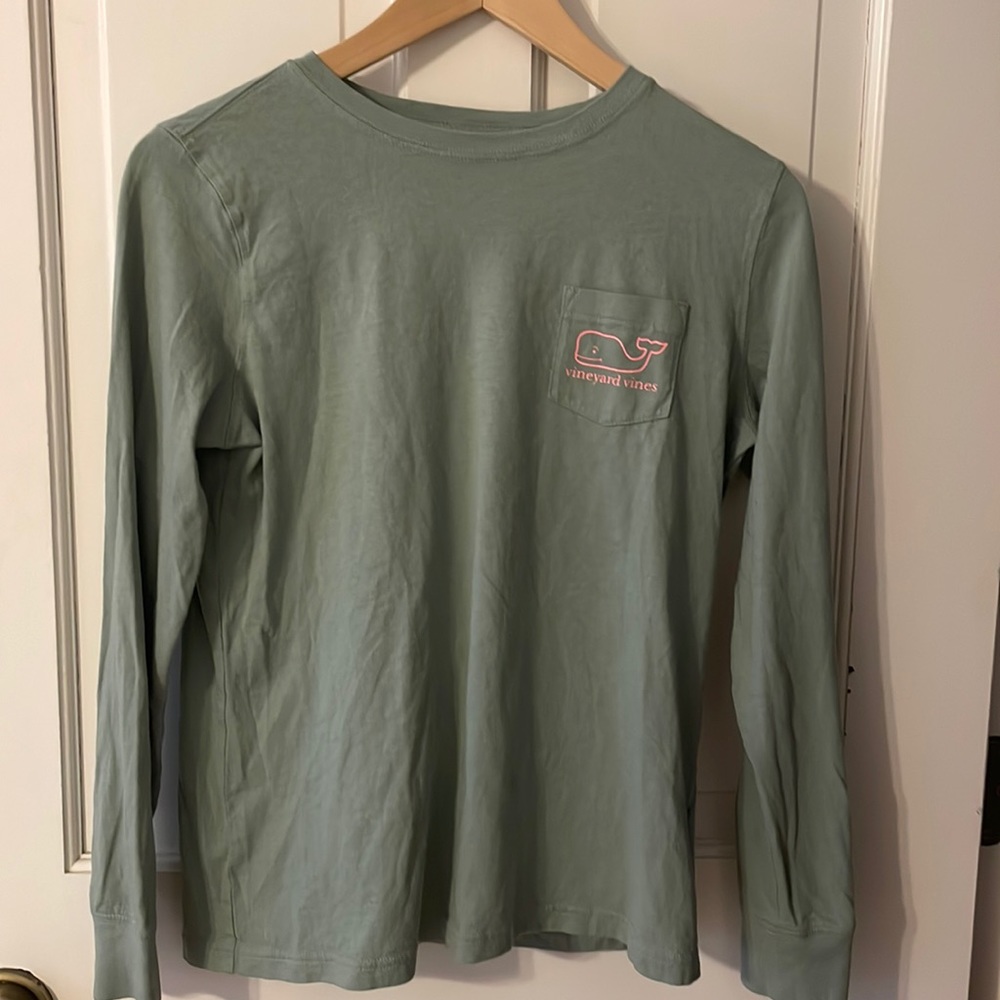 Vineyard vines, long sleeve T-shirt. Olive green with pink accent.